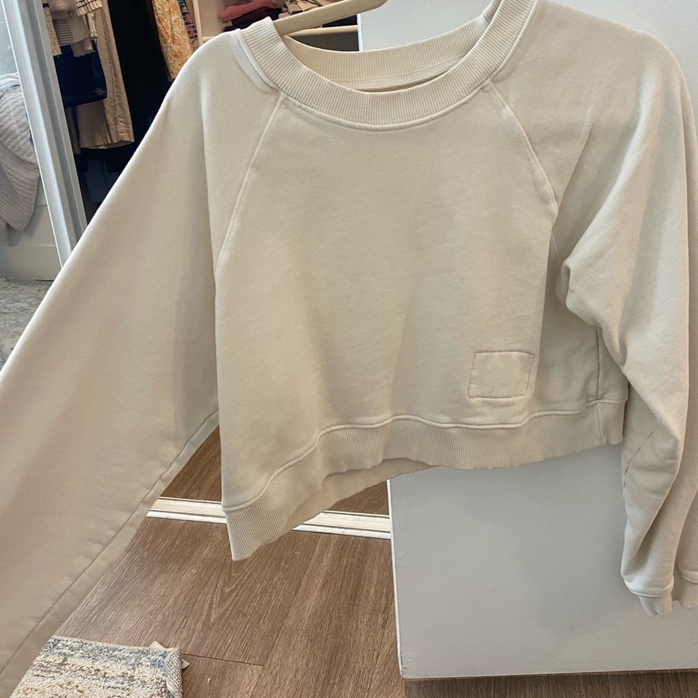 Daily Drills Off-White Cropped Sweatshirt
